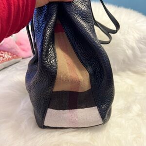 Beautiful Burberry large shoulder bag